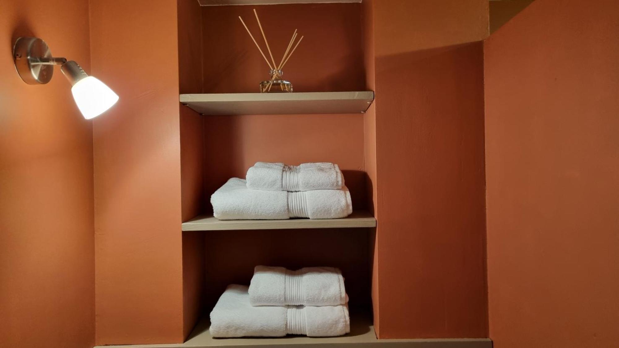 Les Toits De Valaurie Bed & Breakfast ภายนอก รูปภาพ